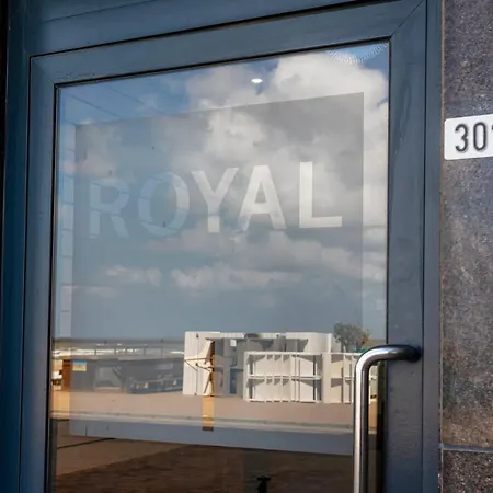 Royal C1 *